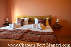 Гостиница в Шато Форт Манави